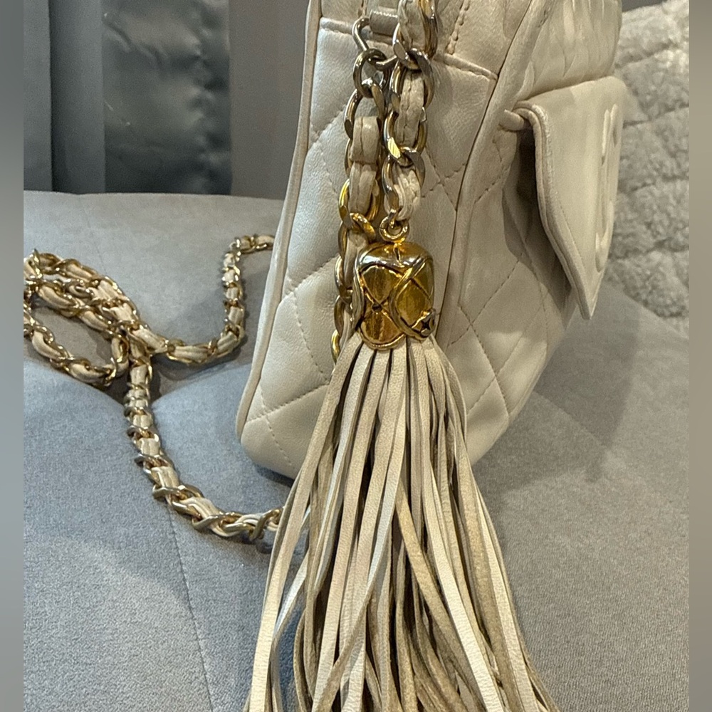 Vintage Chanel Camera Bag White Lambskin Tassel Crossbody 1-Series 24k Gold - Picture 6 of 13